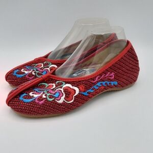 Cinak Floral Embroidered Flats.